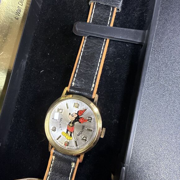 NICE! Bradley 50th Anniversary Mickey Mouse Round Gold Black Leather Watch J1975 - Picture 3 of 7